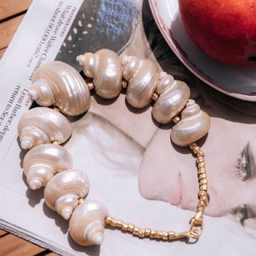 ISO CLEOPATRA’S BLING ASTRAEA SHELL NECKLACE